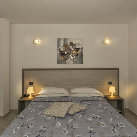לידו די קאמאיורה Hotel Lido Inn מראה חיצוני תמונה